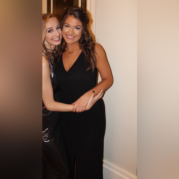 Lulus Dresses & Skirts - Lulu’s Black V Neck Dress with Lace Back and Slit